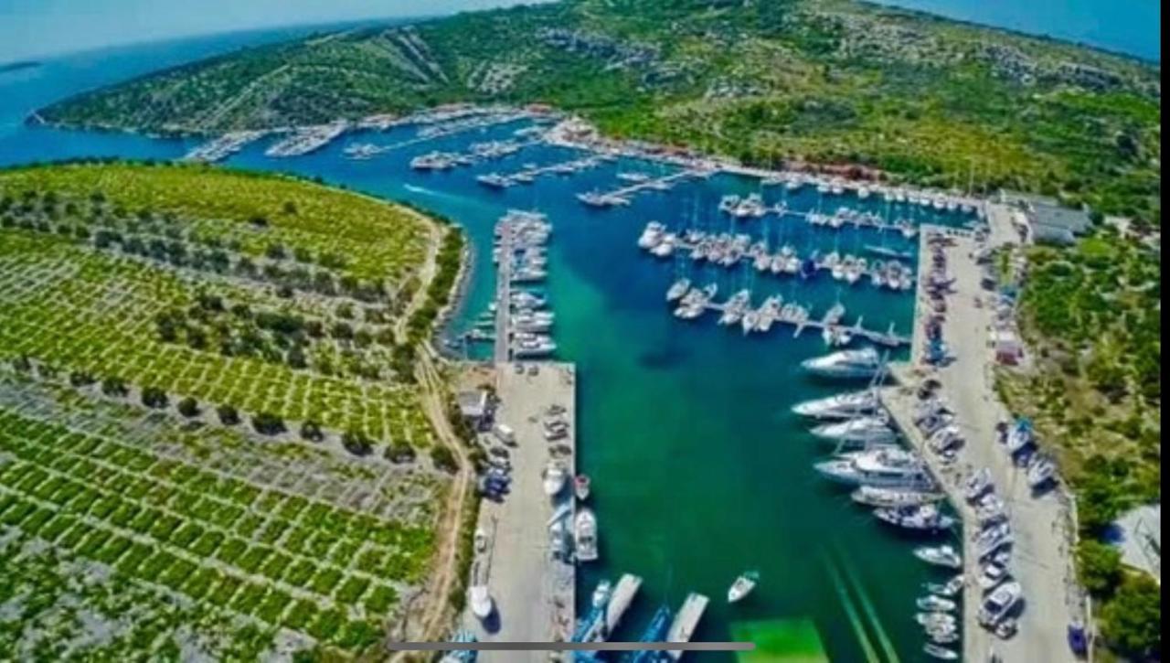 Eco-Friendly Estate I Aparthotel Primošten Buitenkant foto