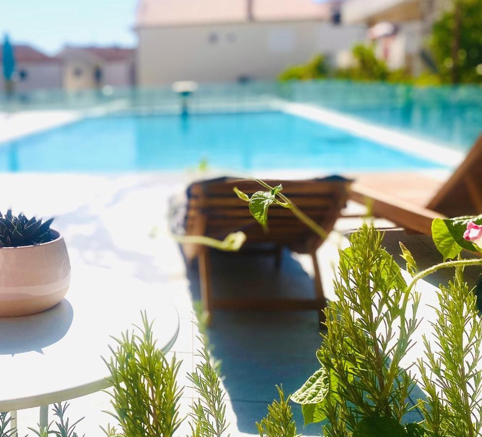 Eco-Friendly Estate I Aparthotel Primošten Buitenkant foto